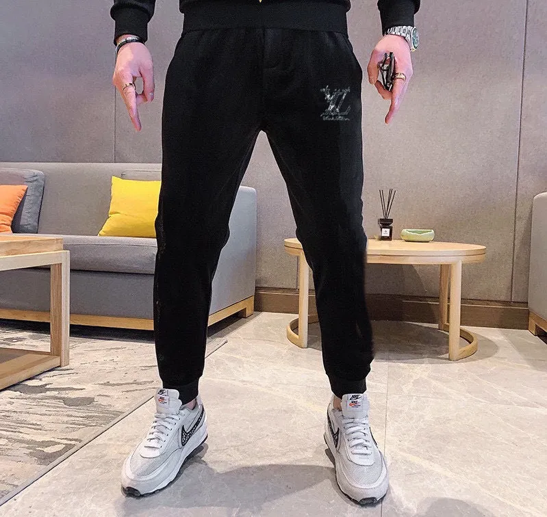 🅿️420 [LV Louis Vuitton] (double-sided gold velvet) hot-selling suit is coming. Focus on the original version of the official website. 2025 new hot-selling gold velvet suit. The original order is the best. 🇭🇰The meticulous work of top designers. Just for a fitting and perfect upper body effect. 100% all-natural high-quality gold velvet, close-fitting comfort, noble and elegant! Original hardware embodies elegance and nobility! Counter size: M-4XL (up to 200 pounds)